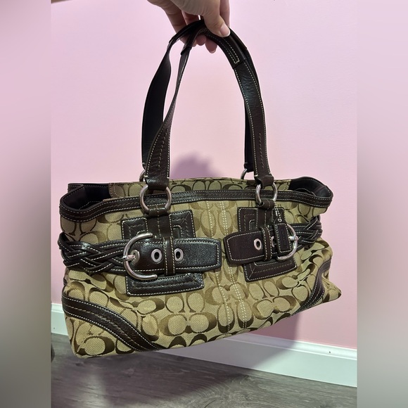 Coach Handbags - Vintage Coach Bag